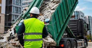 Вывоз строительного мусора в Майкопе: услуги лицензированной компании — ПроМусор
